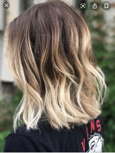 Blonde Ombre On Dark Hair Short, Brown To Blonde Shoulder Length Hair, Blonde Balayage Short Hair 2023, Thick Blonde Balayage, Ombre Bronde Haircolor, Balayage Brown To Blonde Short, Balayage Hair For Medium Length, Short Ombre Hair Brown To Blonde Shoulder Length, Blond Balayage On Brown Hair Short