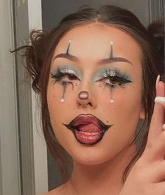 Maquillage Halloween Simple, Halloween Makeup Clown, Holloween Makeup, Cute Halloween Makeup, Halloween Makeup Pretty, Cool Halloween Makeup, Halloween Eye Makeup