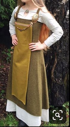 Viking Female Clothing, Norse Women Clothing, Viking Era Clothing, Historically Accurate Viking Clothing, Lady Viking Costume, Ancient Norse Clothing, Sca Garb Women, Old Norse Clothing, Sca Outfits