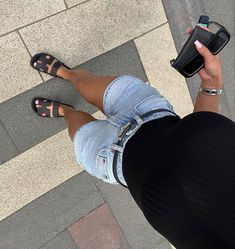 Jean Shorts Outfit Ideas, Jean Shorts Outfit, Shorts Outfit Ideas, Mode Zara, Chique Outfits, Makijaż Smokey Eye, R 6, Shorts Outfit, Looks Street Style