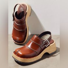 - New -E8 -Miista Amita -Clog - Size 9 Miista Shoes, Skirt Patterns, 70s Inspired Fashion, Wooden Wedges, Funky Shoes, Brown Fits, Patterns Sewing, Platform Clogs, Skirt Patterns Sewing