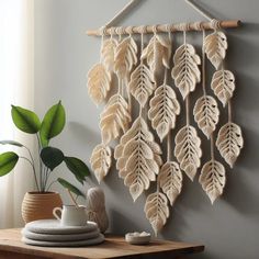 Knitted Wall Hanging Pattern, Crocheted Wall Decor, Crochet Wall Art Ideas, Crochet Patterns Home Decor, Home Decor Crochet Ideas, Crochet Hanging Decor, Crochet Office Decor, Yarn Hobbies