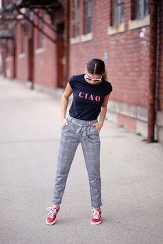 Carolyn of My Chic Obsession shows you 3 ways to wear a graphic tee Plaid Pants Outfit Casual, Grey Plaid Pants Outfit, Check Pants Outfit, Plaid Pants Outfit, My Chic Obsession, Pants Outfit Ideas, Tartan Pants, 3 Ways To Wear, Outfit Ideas Fashion