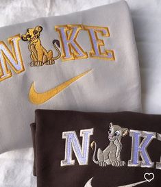 Nala And Simba, Boyfriends Birthday Ideas, Matching Crewneck, Matching Ideas, Vintage Nike Sweatshirt, Cute Nike Outfits, Matching Hoodies, Cute Couple Gifts, Cute Birthday Gift