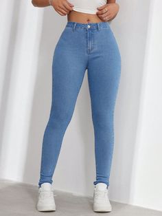 Chic Denim Jeans Jackets: Outfit Ideas and Styling Tips. Trendy Denim Jeans Fashion for Ladies Slim Jeans Outfit, Kitty Girl, Chic Jeans, Denim Jeans Fashion, Trendy Denim, Denim Jeggings, Denim Chic, Jeans Casual, Jeans Light