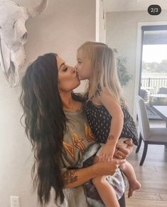 Chelsea Houska Brown Hair, Chelsea Houska Hair Dark, Tattooed Mom Aesthetic, Dark Hair And Tattoos, Chelsea Houska Hair Color, Mommy Hair