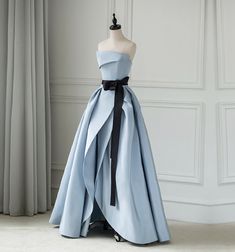 Prom Dresses Long Strapless, Blue Satin Prom Dress, Blue Satin Dress, Split Prom Dresses, Strapless Evening Dress, Formal Fashion, Blue Party Dress, Satin Evening Dresses, Ball Gowns Evening