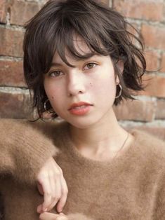 Bob Short Wavy Hair, Short Choppy Styles For Fine Hair, Very Short Bobs For Thick Hair, Very Short Hair With Fringe, Short Choppy French Bob, Short Bob Layers Bangs, French Bob With Layers And Bangs, Grunge Hair Round Face, Short Shag With Bangs Wavy Hair