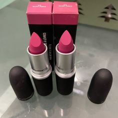 2 Lipsticks Brand New Mac Lipstick Pink Shades, 2020s Makeup, Bold Lipstick Makeup, Makeup Utensils, Nude Lip Makeup, Mac Lipstick Colors, Mac Lipstick Shades, Face Beat Makeup, Mac Lipsticks