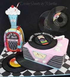 a cake made to look like an old record player