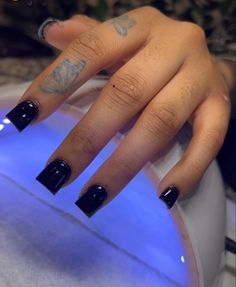 All Black Short Acrylic Nails, Small Nails Ideas Black, Very Square Nails, Short Simple Nails Acrylic Square, Short Black Nails Black Women, Black Short Set Nails, Mini Length Nails, Black Nails Short Acrylic, Plan Short Nails