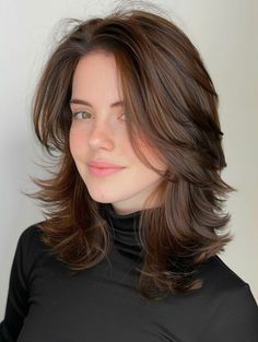 Discover Stunning Layered Haircuts: Versatile Styles for Every Look Layered Haircuts For Shoulder Length Hair, Short Layered Haircuts Shoulder Length, Haircut For Square Face, Layered Haircuts For Medium Hair, Hair Inspiration Short, Haircuts For Wavy Hair, Short Layered Haircuts, Disney Sketches