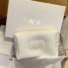 Brand New White Dior Cosmetic Bag/Pouch From Dior Beauty. Fabric Is Similar To Neoprene. It’s A Very Nice And Spacious Beautiful Authentic Dior Beauty Pouch From The Makeup Line. Will Ship In A Beautiful Dior Box As Pictured. Please Combine With Other Dior Pouches Listed. Pretty Makeup Pouch, Makeup Bag Dior, Dior Cosmetic Bag, Luxury Makeup Bag, Dior Makeup Pouch, Cosmetic Bag Aesthetic, Skincare Pouch, Aesthetic Makeup Bag, Makeup Bag White