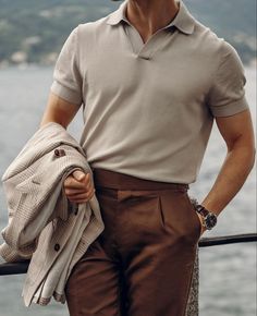 Italian Mens Fashion, Look 80s, Polo Shirt Outfits, Mens Business Casual Outfits, Herren Style, Mens Casual Dress Outfits, Men Stylish Dress, Guys Clothing Styles