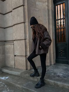 Zara Brown Coat, Winter Date Night Outfit Casual, Zara Outfit 2024, Copenhagen Boots, Japan Outfits, Winter Date Night Outfits, Nyc Outfits, Zara Coat, London Outfit