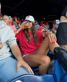 @rachelgracewilson Celebrity Sports Game Outfit, Chilly Baseball Game Outfit, City Shopping Outfit, Outdoor Hockey Game Outfit, Minigolf Outfit Date, Phillies Outfit Women, Cute Dodger Game Outfits, Baseball Girlfriend Aesthetic, Hockey Wags Outfits