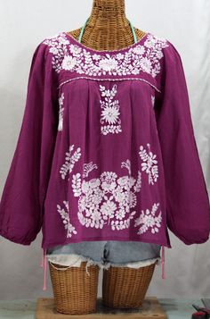 "La Mariposa Larga" Longsleeve Mexican Blouse - Fuschia Mexican Blouses, Mexican Peasant Blouse, Embroidery Light, Hippie Blouse, Mexican Fashion, Mexican Blouse, Floral Embroidery Patterns, Mexican Dresses, Embroidered Clothes