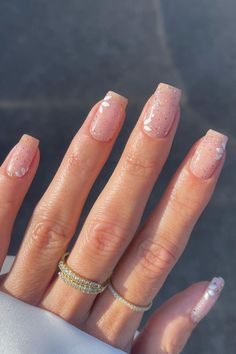 40 Classy Neutral Nail Ideas to Bring Your A-Game to the 'Gram! Acrylic Nails No Color Natural, Neutral Manicure, Cute Simple Nails