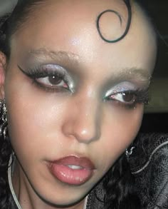 Alt Makeup, Fka Twigs, Alternative Makeup, Hot Makeup, Ethereal Makeup, Cute Makeup Looks, Clothes And Shoes, Editorial Makeup, On My Way