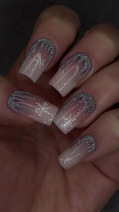 Toe Nails Christmas, Christmas Sparkle Nails, Unique Christmas Nails, Classy Nail Art Ideas, January Nails, Christmas Gel Nails, Makijaż Smokey Eye, Sparkle Nails