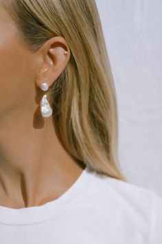 Pear Shaped Pearl Chain Earrings, Chic Baroque Pearl Jewelry For Weddings, Islamorada Wedding, White Silk Dress, Pearl Veil, Parisienne Chic, Pearl Earrings Wedding, Bridal Earrings Pearl, Presents For Mom