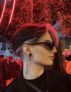 Undercut Hair Designs, Curly To Straight, Tomboy Haircut, Undercut Hair, Undercut Long Hair, Undercut Hairstyle, Tomboy Hairstyles, Best Hairstyles For Women, Short Hair Tomboy