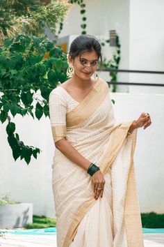 Women Wedding Saree Ideas | Saree Fashion For Women | Wedding Sarees | Saree Fashion. Wedding Saree Ideas | Wedding saree | Wedding fashion Set Saree Blouse Designs Kerala, Kerala Saree Photoshoot, Wedding Saree Ideas, Set Saree Kerala, Kerala Traditional Saree, Onam Outfits Ideas, Onam Dress, Kerala Saree Blouse