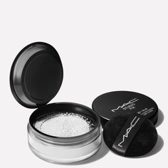 Weightless Loose Powder (Translucent) Mac Mascara, Mac Studio Fix Powder, Powder Translucent, Cream Lip Stain, Makeup Setting Powder, Mac Studio Fix, Mac Studio, Matte Makeup, Studio Fix