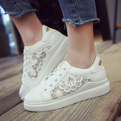 Sneakers Outfit Summer, Ankle Sneakers, Casual Shoes Sneakers, Wedding Shoes Flats, Minimalist Shoes, Casual Flat Shoes, Trendy Sneakers, Sneakers Outfit, Strap Design