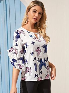 Moda 2024 BLUSAS BONITAS 100”Ideas De blusas bonitas MODELOS casuales 23/24 Street Style Outfit, Fashion Tops, Long Skirt, Floral Tops, Lace Dress