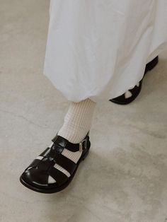 Composition : COW LEATHERCountry of Origin : Republic of Korea Caged Sandals Outfit, Fisherman Sandals Outfit, Scandinavian Fashion, Sandals Outfit, Fisherman Sandals, Caged Sandals, W Concept, Socks And Sandals, Brown Sandals