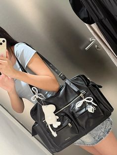 samo ondoh pocket utility bag L Japanese School Bag, Everyday Bag Essentials, Uni Bag, Stylish School Bags, Accessorize Bags, My Style Bags, Utility Bag, Girly Bags, College Bags