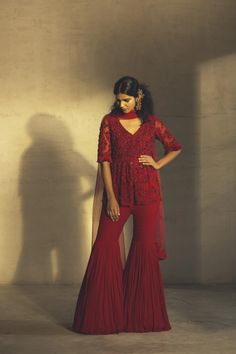 Red Kurta With Sharara & Dupatta Red Diwali Outfit, Red Sarara Dress, Short Kurti And Plazo Designs Latest, Sarara Kurti Designs Latest, Sharara For Sangeet, Sharara Inspiration, Independence Day Outfit Women Indian, Short Kurti Sharara, Diwali Outfit Indian