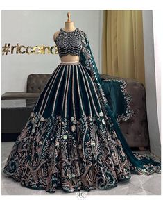 Lehenga For Marriage Function, Latest Wedding Dresses Indian Style, Outfit For Sangeet Function, Bride Fashion Illustration, Best Indian Wedding Dresses, Heavy Lehenga, Simple Lehenga, Indian Wedding Gowns