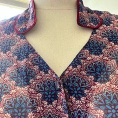 Cabi Sleeveless Blouse Gorgeous . Never Worn Blue Collar Top With Floral Print, Blue Floral Print Top With Collar, Blue Collar Blouse For Daywear, Blue Sleeveless Blouse For Daywear, Blouse With Collar, Collar Blouse, Sleeveless Blouse, Brandy, Color Blue