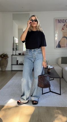 Cool Teacher, Teacher Ootd, Jeans Outfit Women, Sassy Outfit, Stylish Summer Outfits, Office Outfits Women, Ootd Summer, Outfit Trends