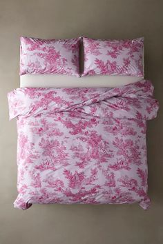 Frog Toile Duvet Set | Urban Outfitters Toile Duvet, Urban Outfitters Home, Girl Cave, Australia Clothes, Uo Home, Home Pink, Floral Duvet, Red Fits, Nyc Apartment