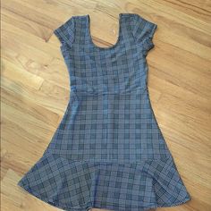 Casual And Comfortable Black Plaid Dress Casual Stretch Mini Dress With Lining, Lined Stretch Casual Dress, Casual Fit And Flare Mini Dress With Lining, Casual Lined Fit And Flare Mini Dress, Casual Fit And Flare Mini Dress Lined, Black Plaid Dress, Pull Over Dress, Gold Dresses, Over Dress