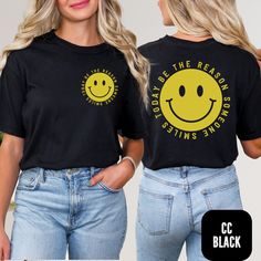 Front Pocket Smiley Face Comfort Colors Shirt - Spread Smiles Everywhere Brighten up someone's day with this adorable front pocket smiley face design! Our Be the reason someone smiles today shirt features a cheerful smiley face on the front pocket, guaranteed to bring a smile to anyone's face. The same delightful design is featured on the back of this Comfort Colors shirt, adding a touch of positivity wherever you go. Spread joy and happiness with this charming and comfortable shirt. HOW TO PLAC Cheap Trendy T-shirt With Smiley Face, Tom Brown, 1st Grade Teacher, Smiley Face Shirt, Happy Smiley Face, Be Kind Shirt, Yellow Smiley Face, Trendy Shirt Designs, Be The Reason