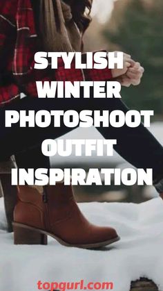 Holiday Photo Shoot Outfits, Cold Weather Photoshoot, Farm Photoshoot Ideas, Christmas Tree Farm Photoshoot, Winter Photoshoot Outfits, Tree Farm Photoshoot, Photoshoot Outfit Inspiration, Farm Photoshoot, Velvet Loungewear