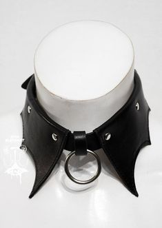 Accesorios Dark, Bat Collar, Harness Fashion, Collar Choker, Leather Lingerie, Leather Harness, Leather Chokers, Choker Collar, Leather Collar