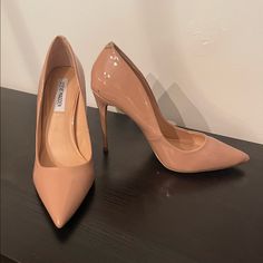 Steve Madden Nude Pink Patent Heels. Never Worn Outside. “Pandemic/Work From Home Heels.” See My Closet For Matching Bag! Size 8.5 But Fits Like An 8. See Photos For Measurements. Nude Color Shoes, Nude Bags, Steve Madden Pumps, Shoes Steve Madden, Steve Madden Heels, Patent Heels, Cute Prom Dresses, Nude Pumps, Pointed Toe Heels