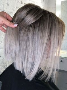 Short Platinum Blonde Hair, Brown Hair Inspiration, Dark Blonde Hair Color, Blonde Hair Transformations, Silver Blonde Hair, Dark Roots Blonde Hair, Hair Techniques, Glossy Hair, Blending Gray Hair