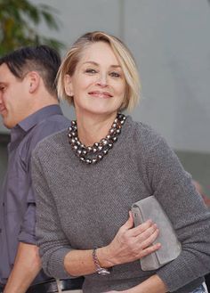 Summer Hairstyles For Medium Hair, Sharon Stone, Advanced Style, Mode Inspiration, Short Hairstyles, Summer Hairstyles