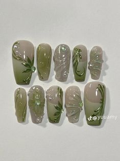 Fairy Nails Green, Dark Green Nails With Silver, Frog Nails Designs, Nail Design Green, Elegant Acrylic Nails, Fairycore Nails, Frog Nails, Green Nail Design, Fairy Nails