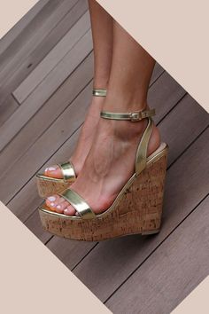 Wedges Heels Outfit, Open Shoes, Wedge Platform Sandals, Vacay Vibes, Gold Wedges, Cork Material, Cork Wedges, Cork Heels, Wedges Style