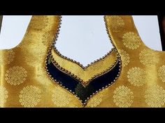 Blouse Designs Images, Golden Blouse Designs, Simple Stitching, Blouse Back Neck Design, Back Neck Design, Latest Blouse Designs, Blouse Back Neck, Blouse Lehenga