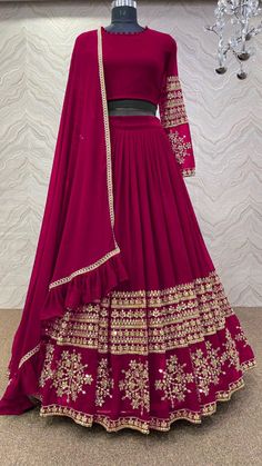 Latest Bridal Lehenga, Red Lehenga, Indian Dresses Traditional, Traditional Indian Outfits, Beautiful Dress Designs, Indian Bridal Outfits