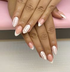 French tip, white, blooming gel Winter Blooming Gel Nails, Blooming Gel Nail Art Christmas, French Tip Blooming Gel, Blooming French Nails, Croc Pattern Nails, Blooming Gel Croc Nails, Christmas Blooming Gel Nails, Blooming Gel Christmas Nails, White Blooming Gel Nails