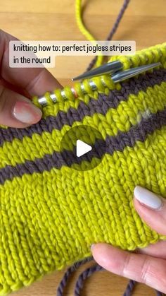 someone is knitting how to perfect iggies stripes in the round with their thumbnails